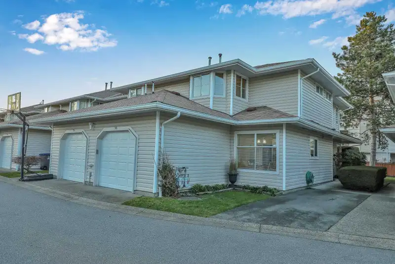 56 10038 155 STREET - photo 2 of 25