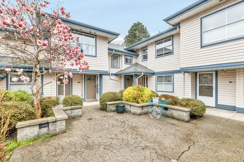 23 5666 208 STREET - photo 3 of 25