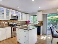 820 164A STREET - thumbnail 2