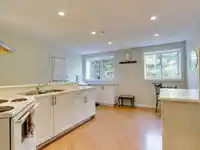 820 164A STREET - thumbnail 9