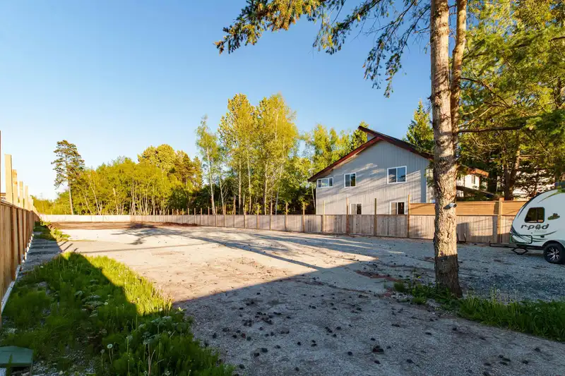 6300 NO.4 ROAD - photo 2 of 15