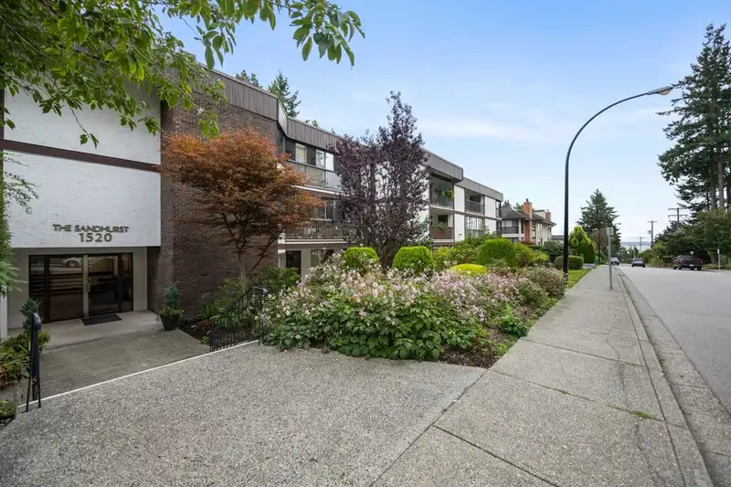208 1520 VIDAL STREET - photo 1 of 34