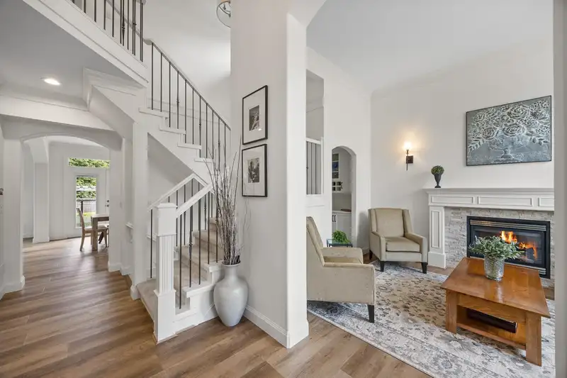 15440 36B AVENUE - photo 3 of 40