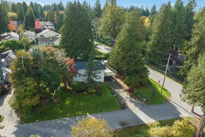 12616 26A AVENUE - photo 3 of 40