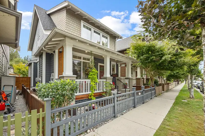 273 172A STREET - photo 2 of 37