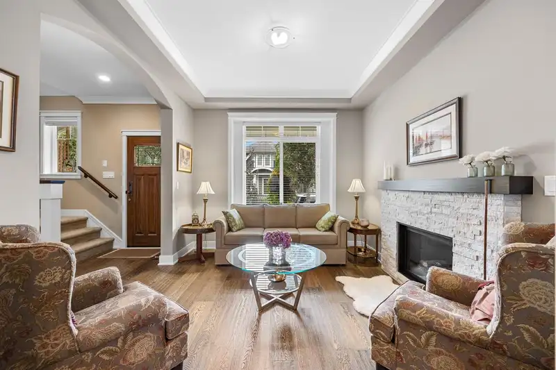 273 172A STREET - photo 3 of 37
