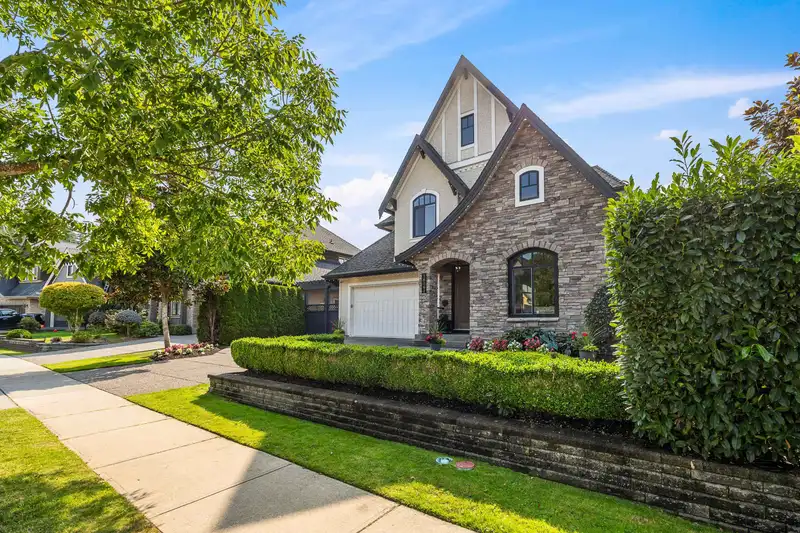 16162 27A AVENUE - photo 4 of 40