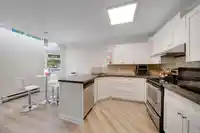 3 1552 EVERALL STREET - thumbnail 12