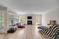 3 1552 EVERALL STREET - thumbnail 6
