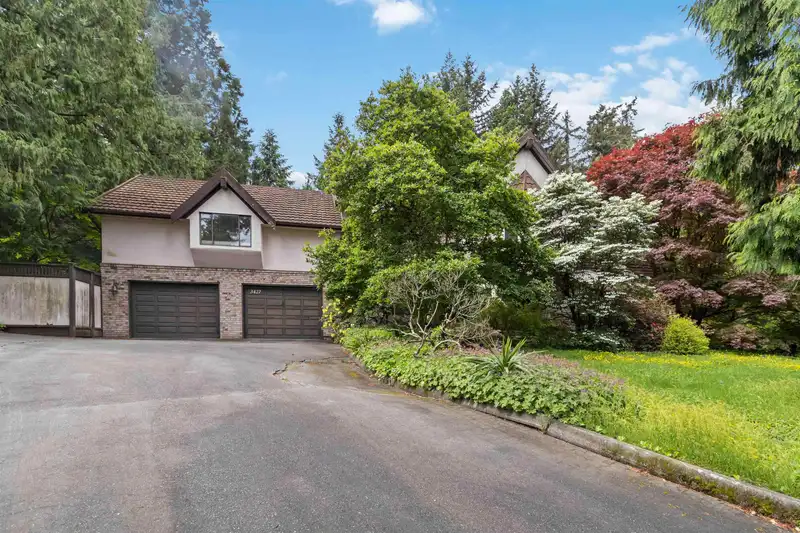 3427 140 STREET - photo 2 of 40