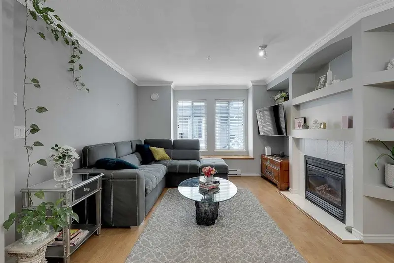 33 19141 124 AVENUE - photo 3 of 25