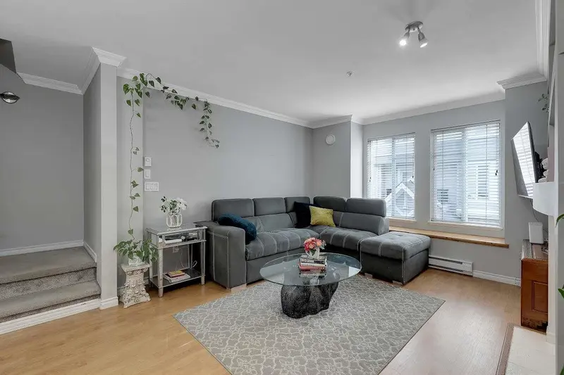 33 19141 124 AVENUE - photo 4 of 25