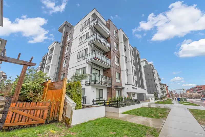 B211 20838 78B AVENUE - photo 4 of 25