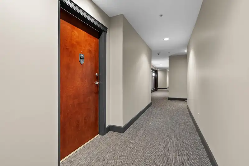 207 1551 FOSTER STREET - photo 4 of 40