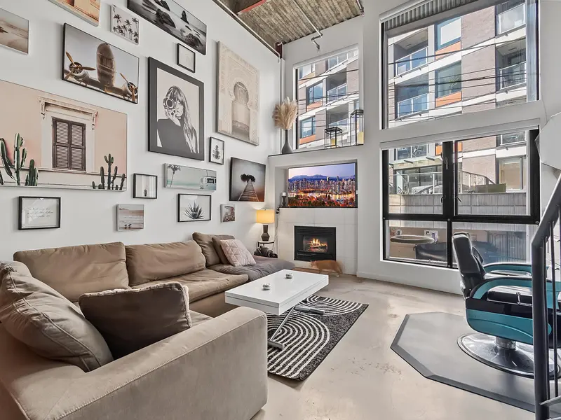 205 234 E 5TH AVENUE - photo 3 of 25