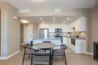 710 15333 16 AVENUE - thumbnail 8