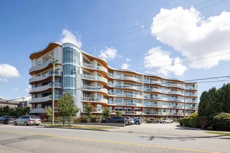 502 20416 PARK AVENUE - photo 2 of 25