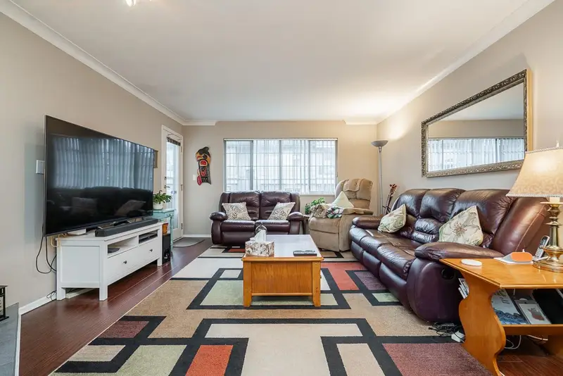 303 15338 18 AVENUE - photo 4 of 25