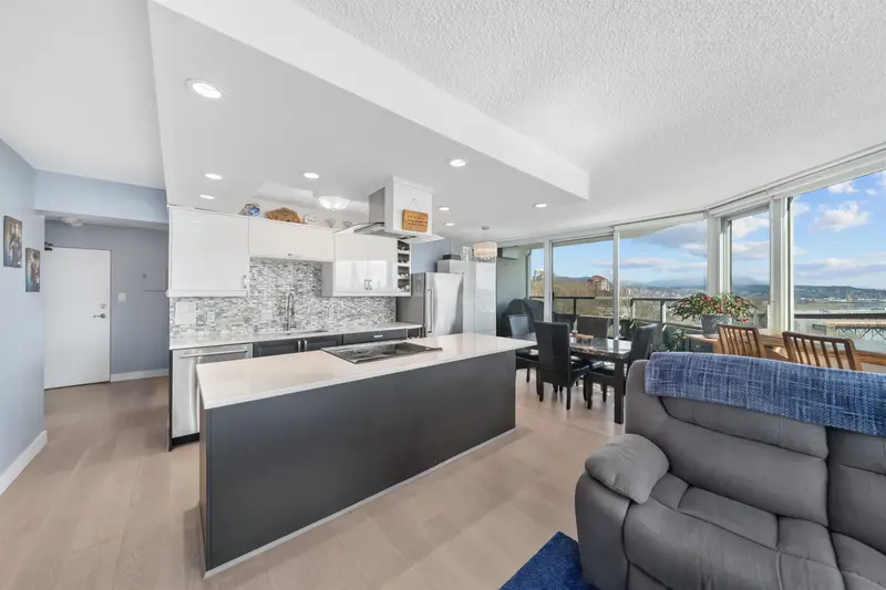 903 31 ELLIOT STREET - photo 4 of 25