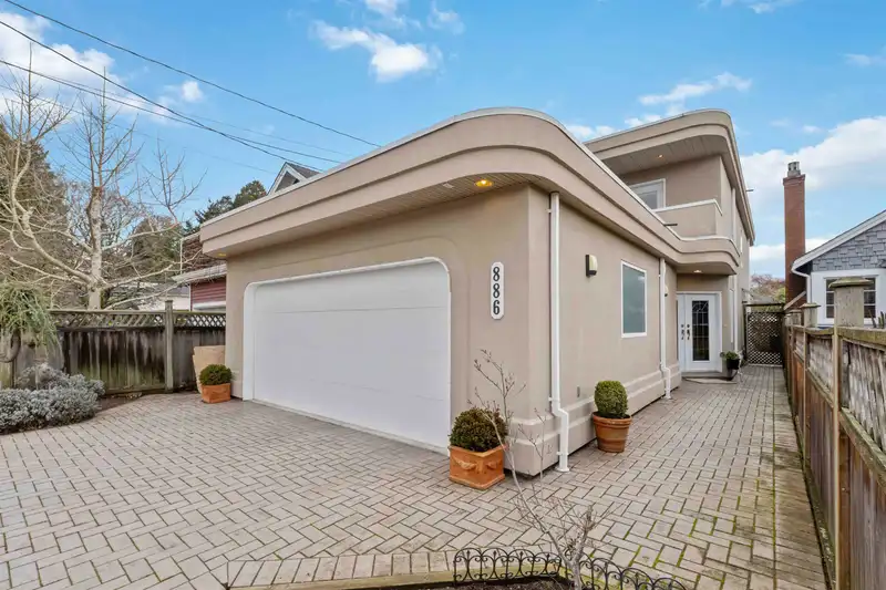 886 LEE STREET - photo 1 of 39