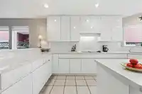 886 LEE STREET - thumbnail 14