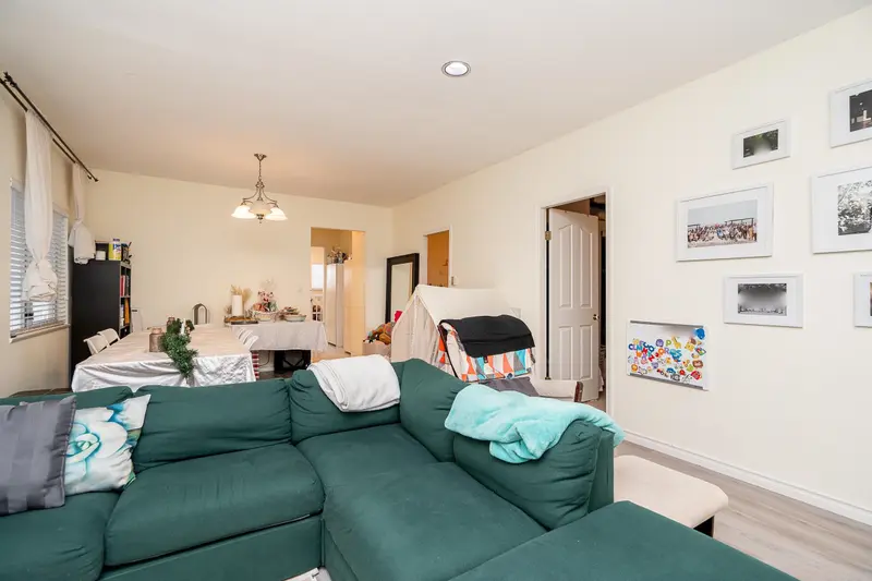 156 E 53RD AVENUE - photo 3 of 17