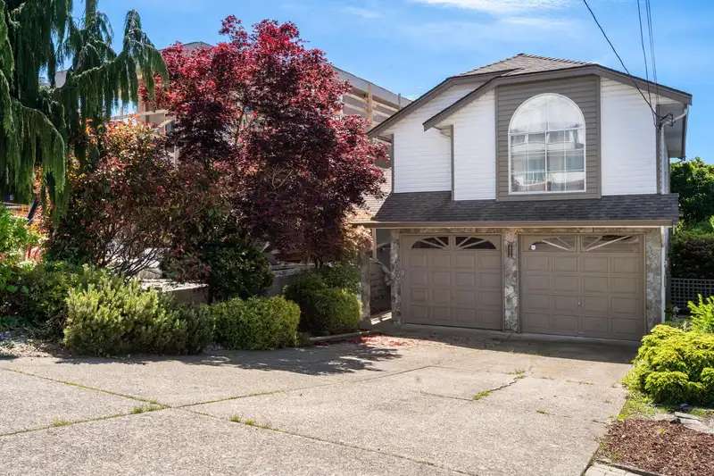 14772 GOGGS AVENUE - photo 2 of 37