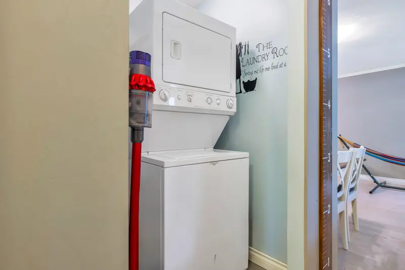 105 20268 54 AVENUE - photo 4 of 17