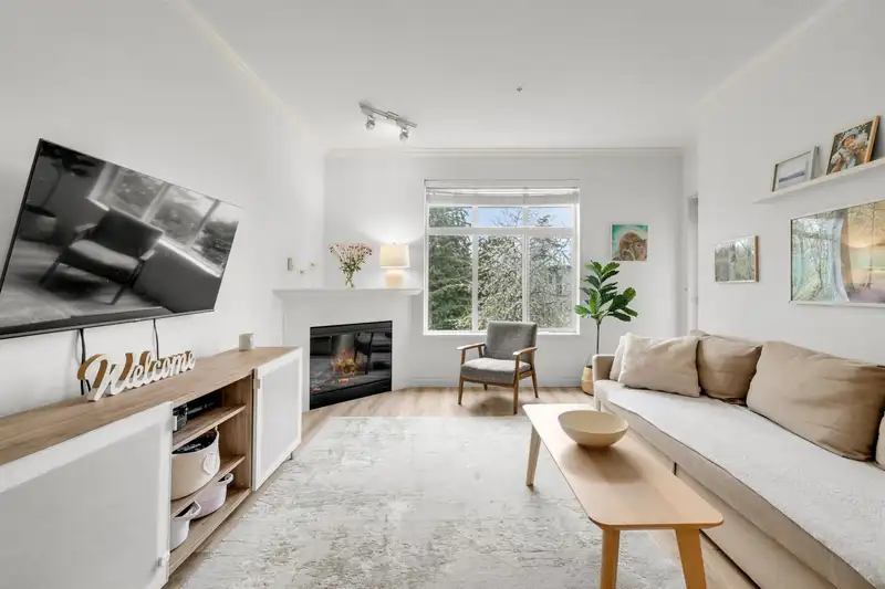 206 15323 17A AVENUE - photo 4 of 25