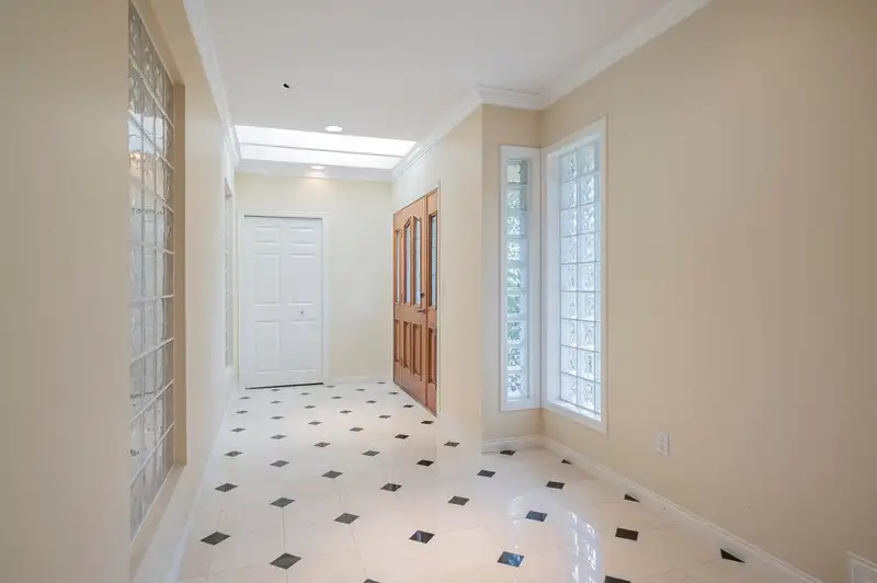 17451 29 AVENUE - photo 4 of 40
