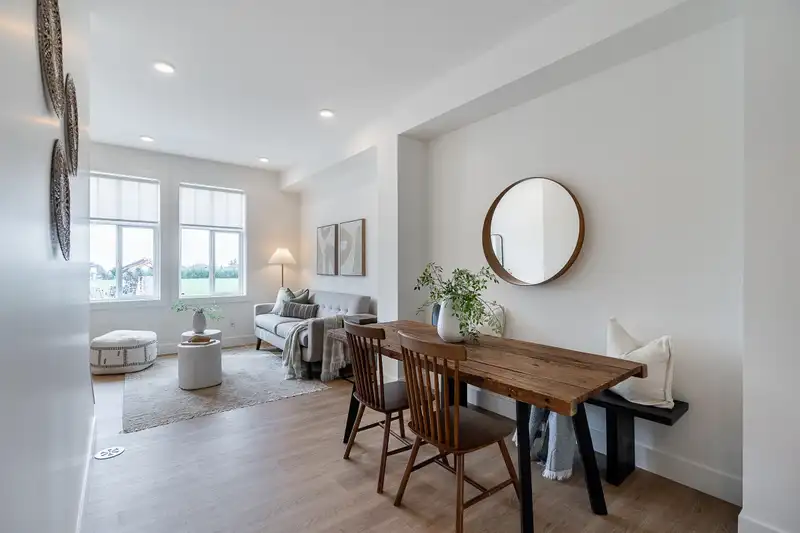 181 2350 165 STREET - photo 1 of 11