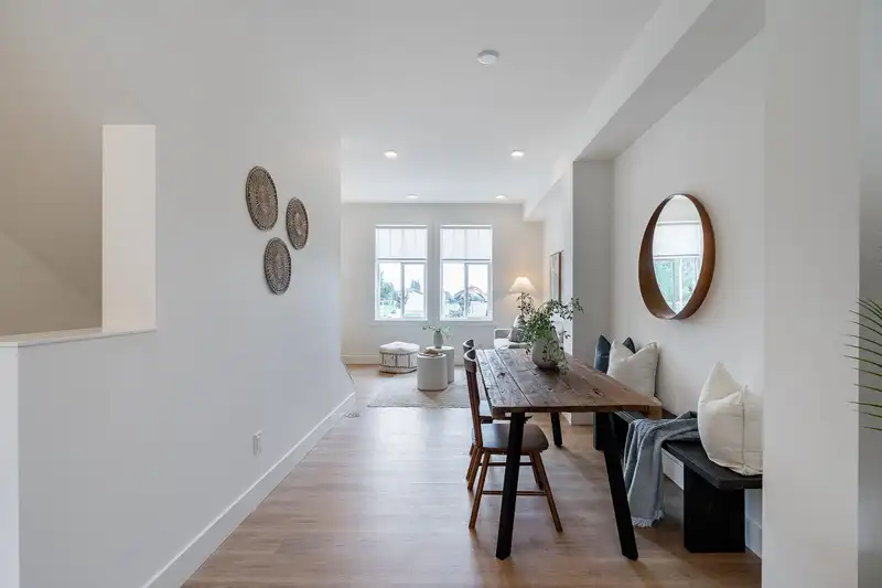 181 2350 165 STREET - photo 2 of 11