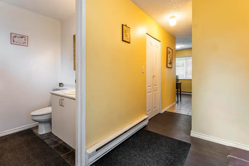 40 9955 140TH STREET - photo 3 of 22