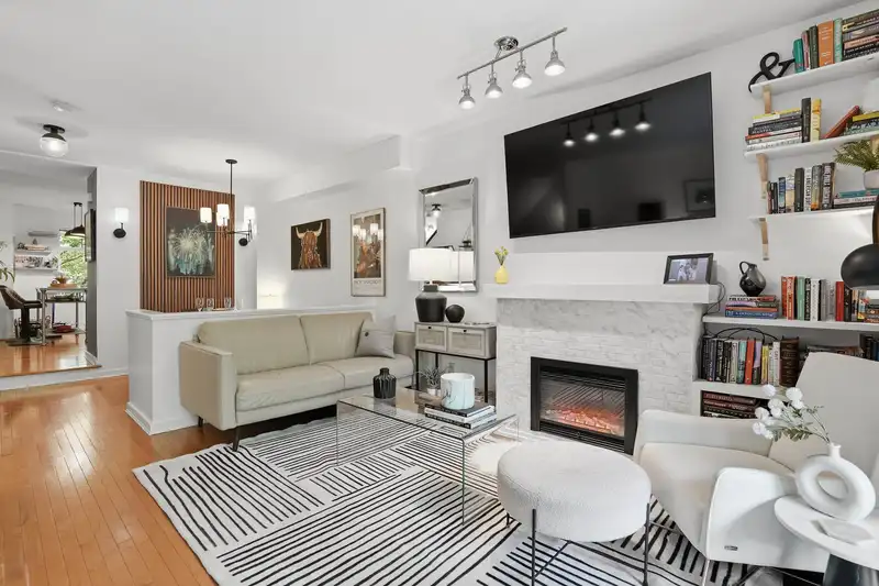 2 15233 34 AVENUE - photo 1 of 34