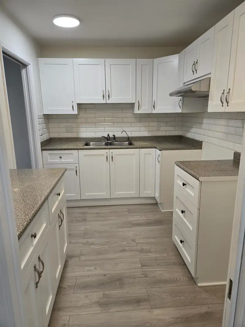 404 1437 FOSTER STREET - photo 2 of 13