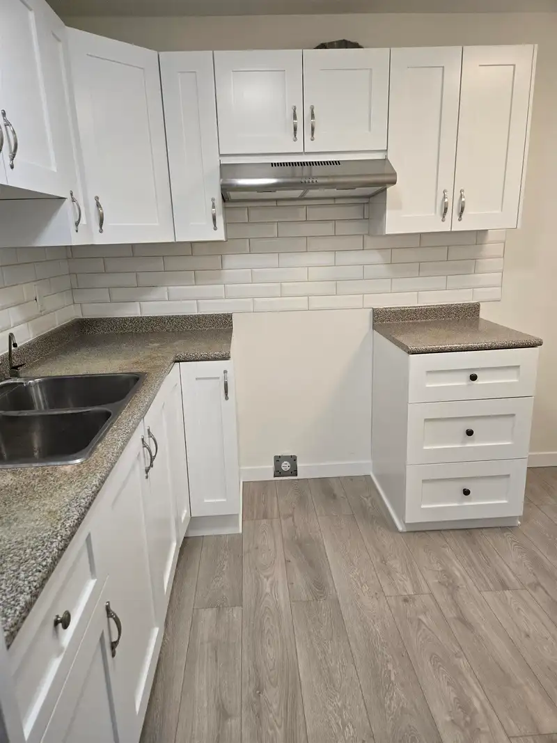 404 1437 FOSTER STREET - photo 3 of 13