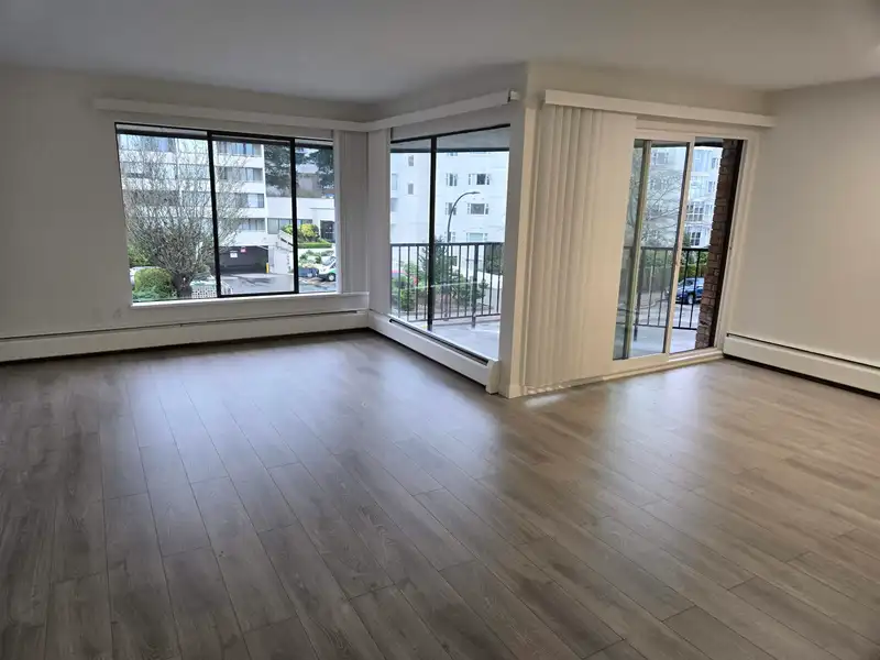 404 1437 FOSTER STREET - photo 4 of 13