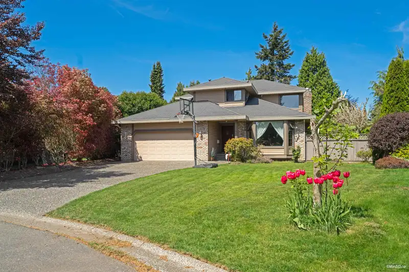 14937 20A AVENUE - photo 3 of 25