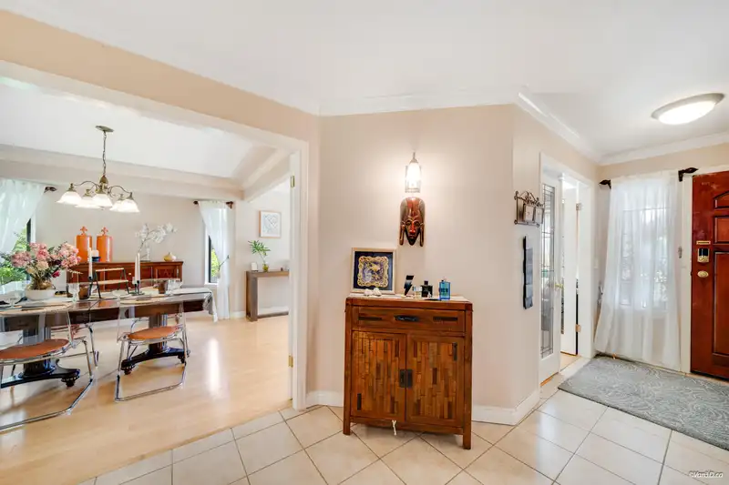14937 20A AVENUE - photo 4 of 25