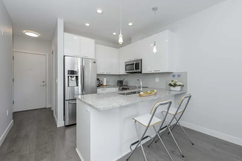 413 19940 BRYDON CRESCENT - photo 3 of 20