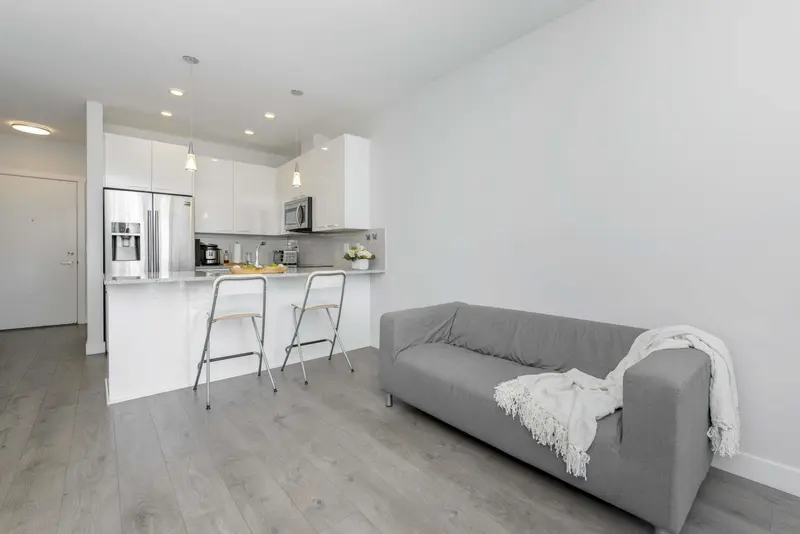 413 19940 BRYDON CRESCENT - photo 4 of 20