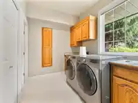 2675 166A STREET - thumbnail 27