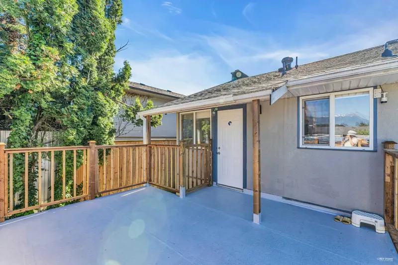 9708 HARRISON STREET - photo 4 of 15