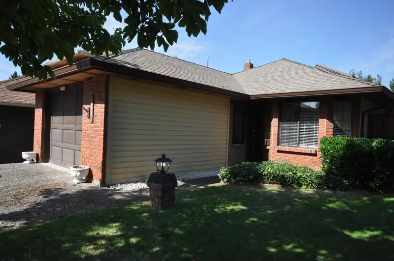 14991 SOUTHMERE CLOSE - photo 2 of 16