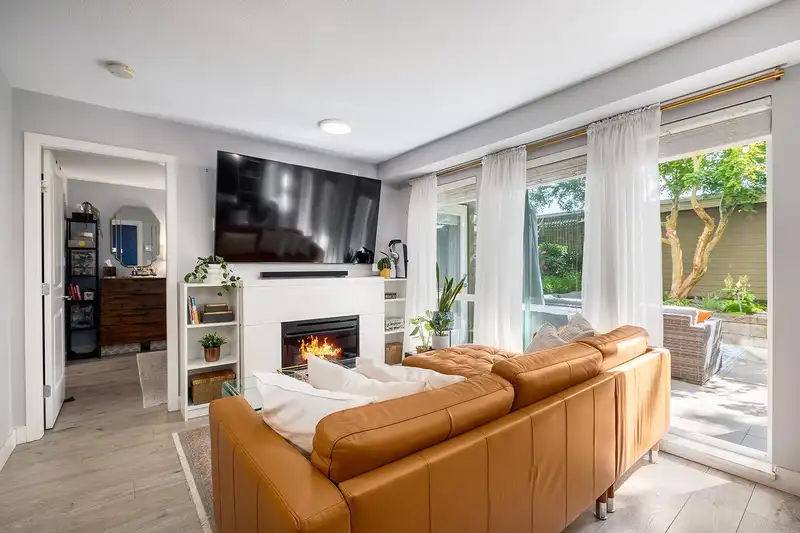 234 15850 26 AVENUE - photo 4 of 15