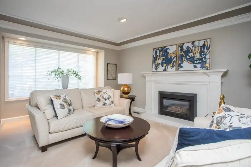 13834 18A AVENUE - photo 4 of 40