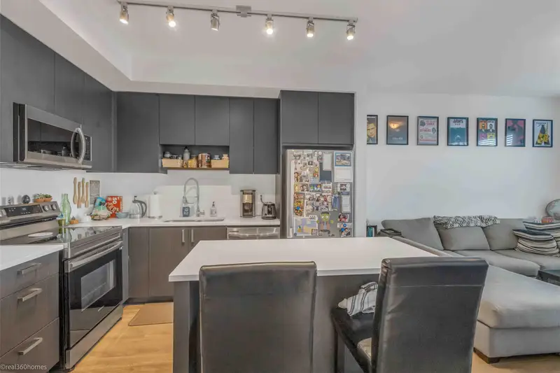 313 13623 81A AVENUE - photo 3 of 24