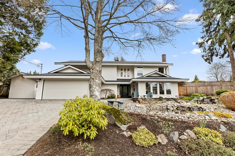 1086 PACIFIC COURT - photo 2 of 25