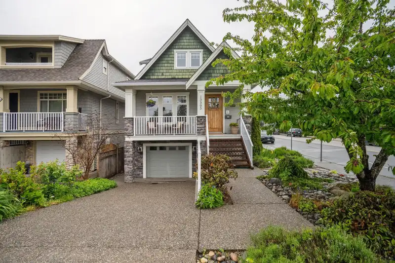 15595 THRIFT AVENUE - photo 2 of 40