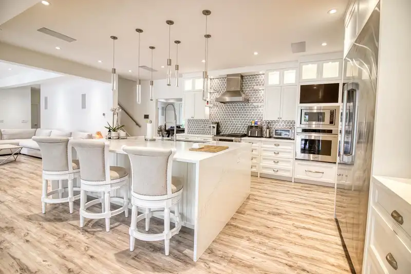 12505 22 AVENUE - photo 4 of 24